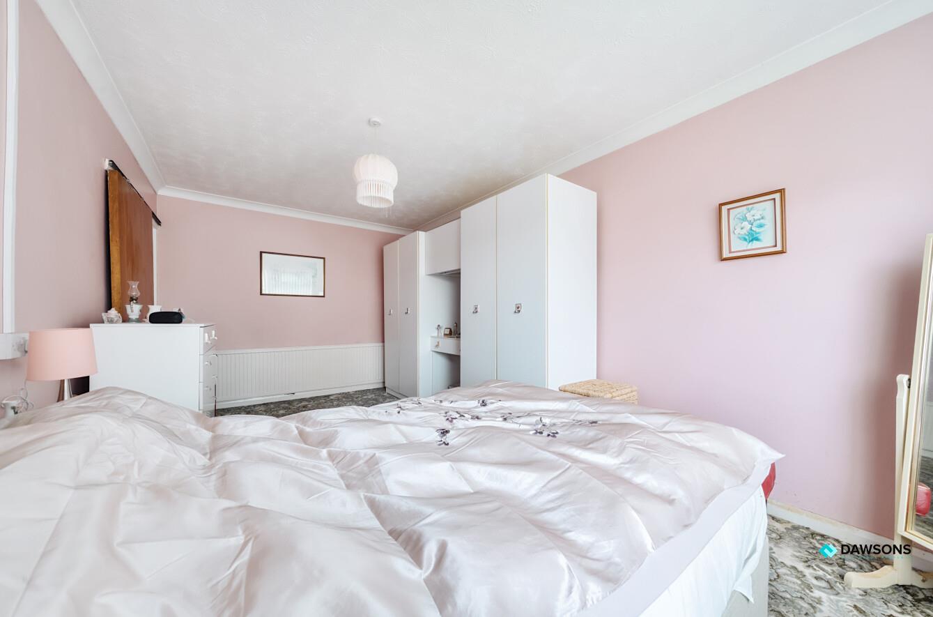 Y Llwyn, Llanelli, SA15 1JT